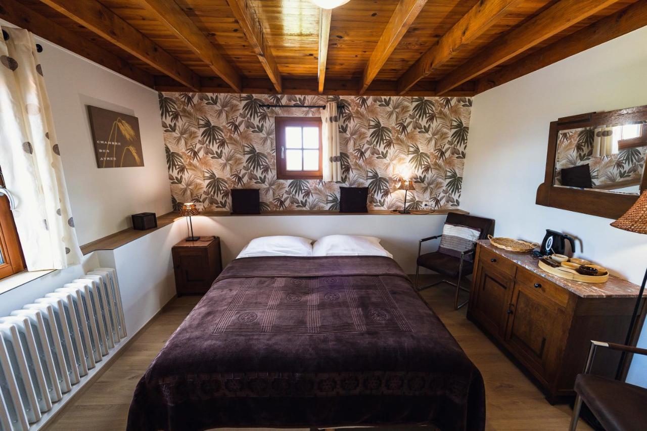 Olloix Maison D'Hote La Grange Aux Ayres מראה חיצוני תמונה