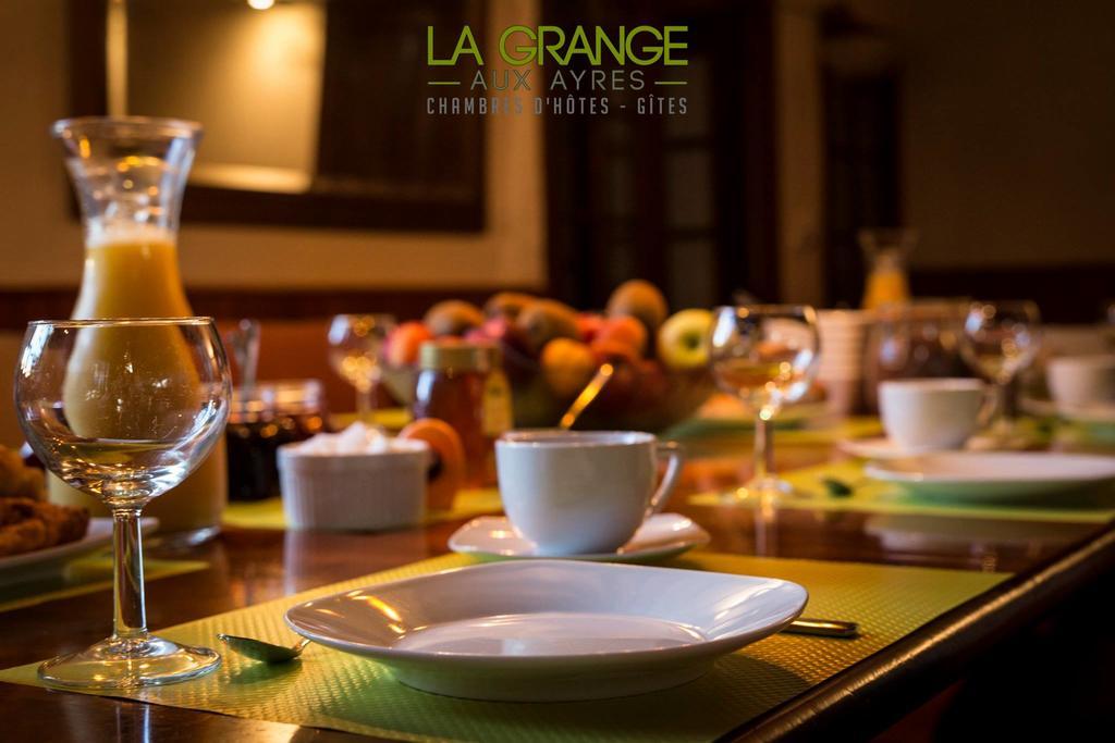 Olloix Maison D'Hote La Grange Aux Ayres מראה חיצוני תמונה